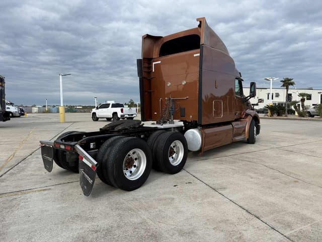 Image of Peterbilt 579 equipment image 4
