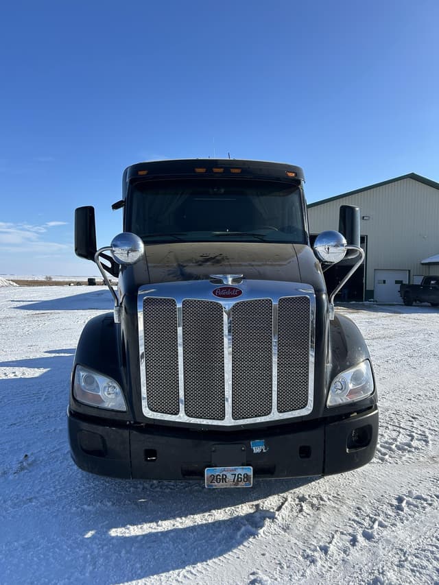 Image of Peterbilt 579 equipment image 1