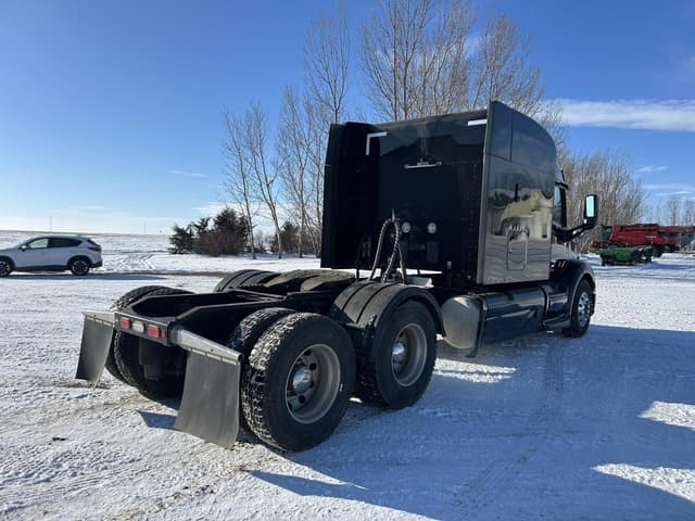 Image of Peterbilt 579 equipment image 4