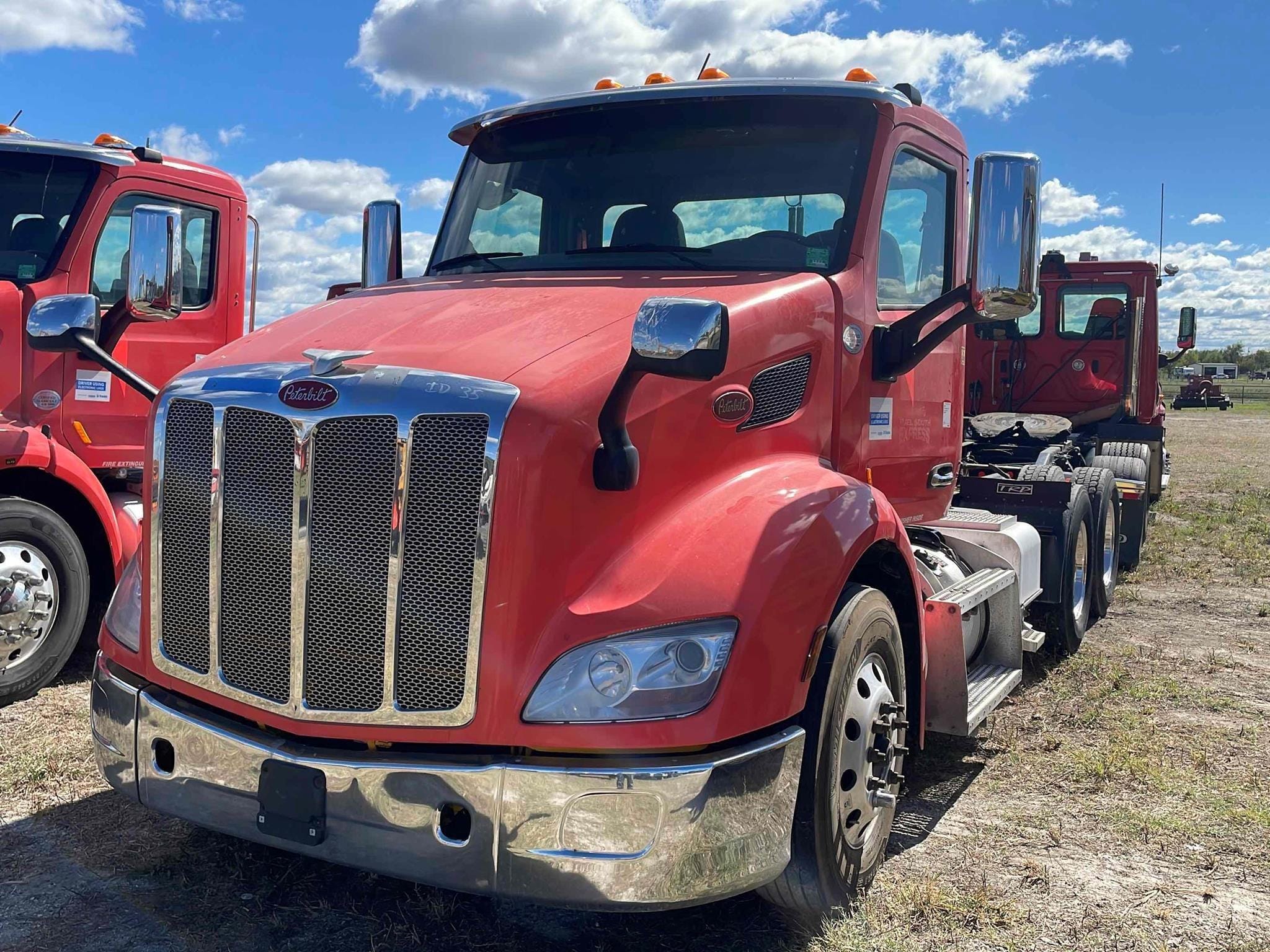 2019 Peterbilt 579 Equipment Image0