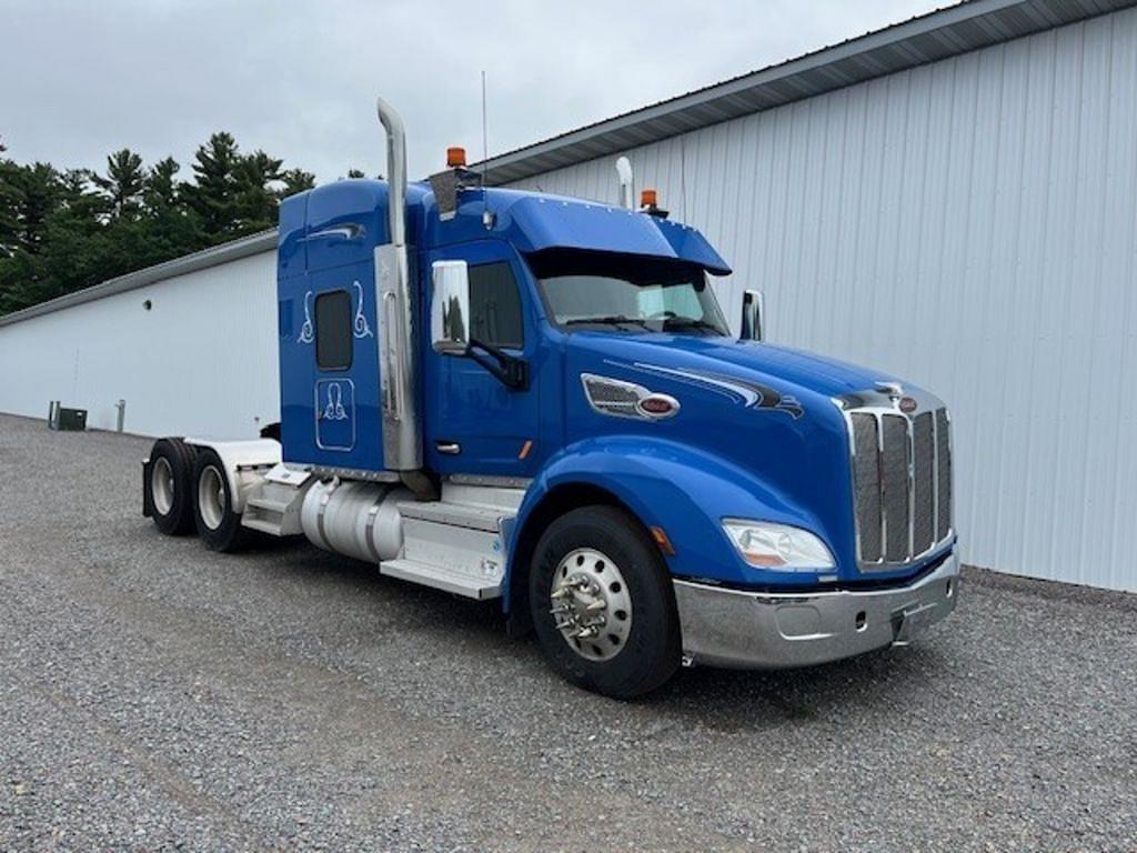 Image of Peterbilt 579 Primary image