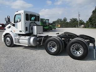 Main image Peterbilt 579 5