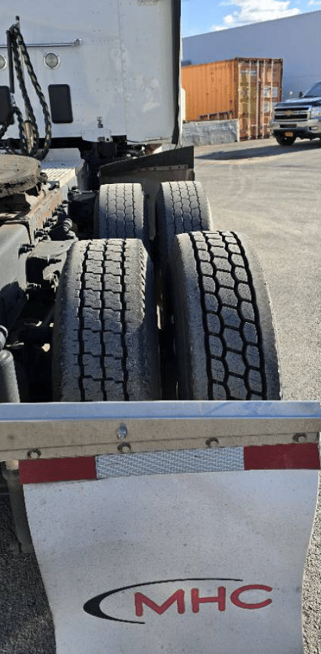 Image of Peterbilt 579 equipment image 4