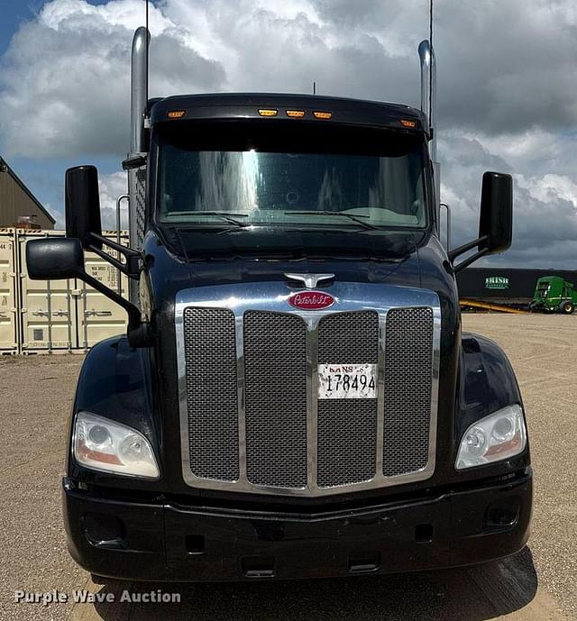 Image of Peterbilt 579 equipment image 1