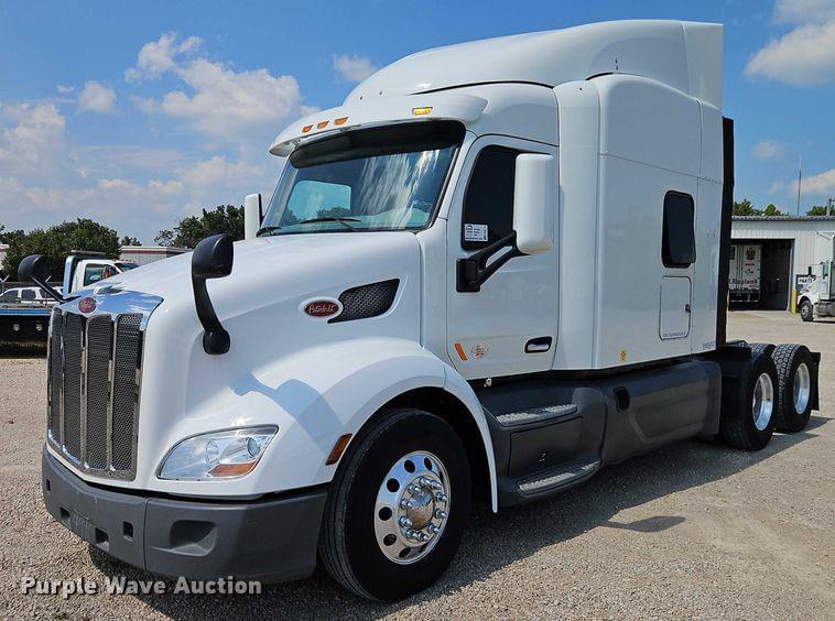 Image of Peterbilt 579 Primary image