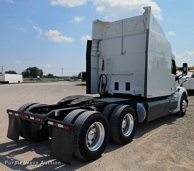 Image of Peterbilt 579 equipment image 4