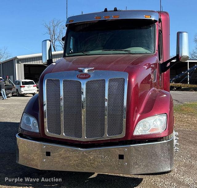 Image of Peterbilt 579 equipment image 1