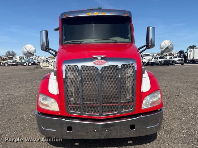 Image of Peterbilt 579 equipment image 1