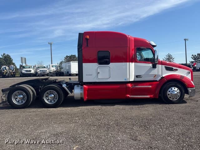 Image of Peterbilt 579 equipment image 3