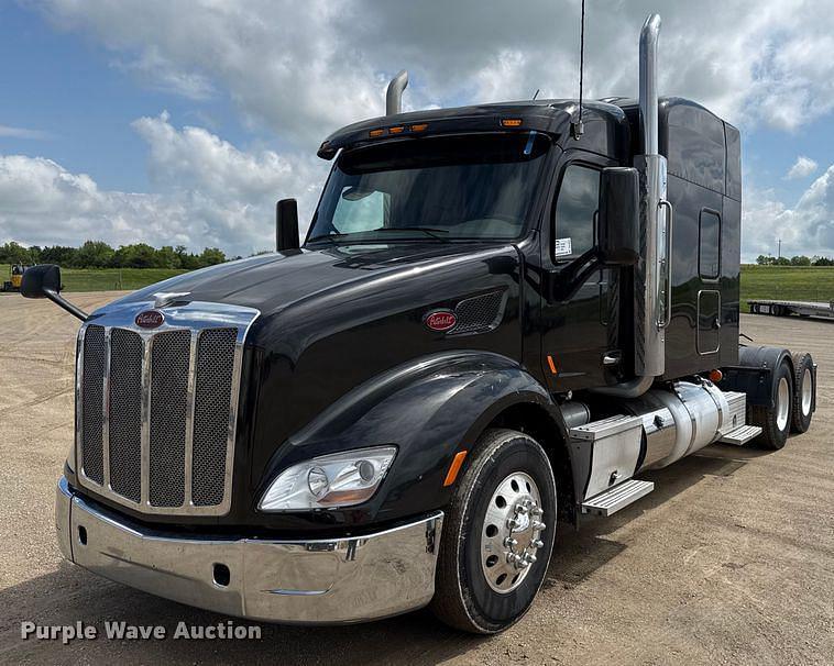 Image of Peterbilt 579 Primary image