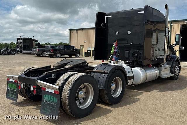 Image of Peterbilt 579 equipment image 4