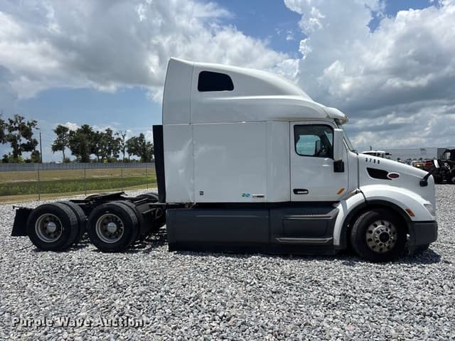 Image of Peterbilt 579 equipment image 1