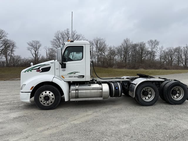 Image of Peterbilt 579 equipment image 3