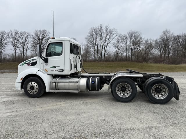 Image of Peterbilt 579 equipment image 4