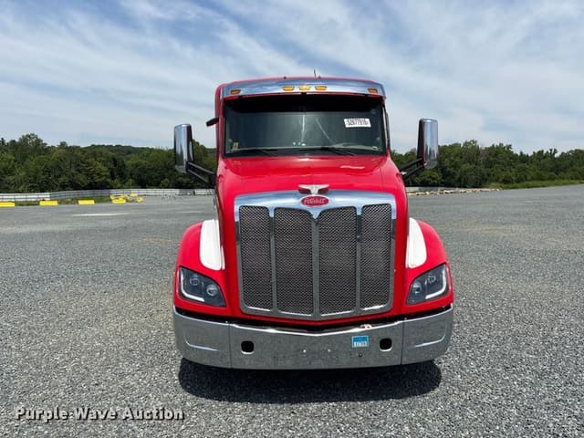 Image of Peterbilt 579 equipment image 1