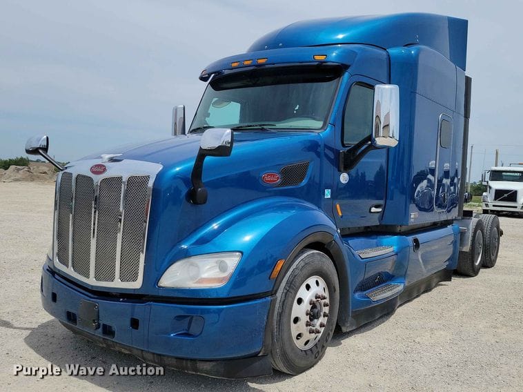 2019 Peterbilt 579 Equipment Image0
