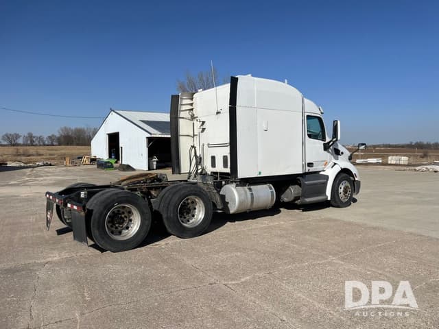 Image of Peterbilt 579 equipment image 4