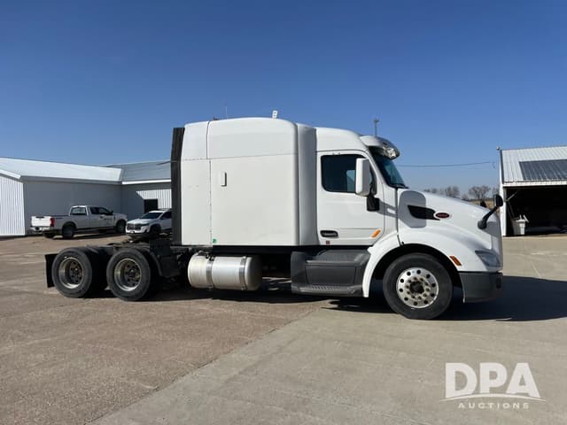 Image of Peterbilt 579 equipment image 1