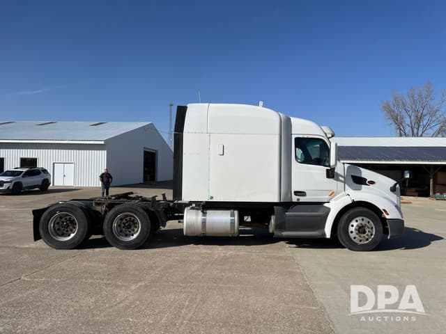 Image of Peterbilt 579 equipment image 2