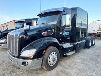 Main image Peterbilt 579