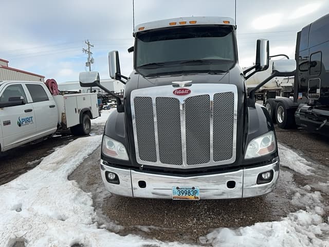 Image of Peterbilt 579 equipment image 2