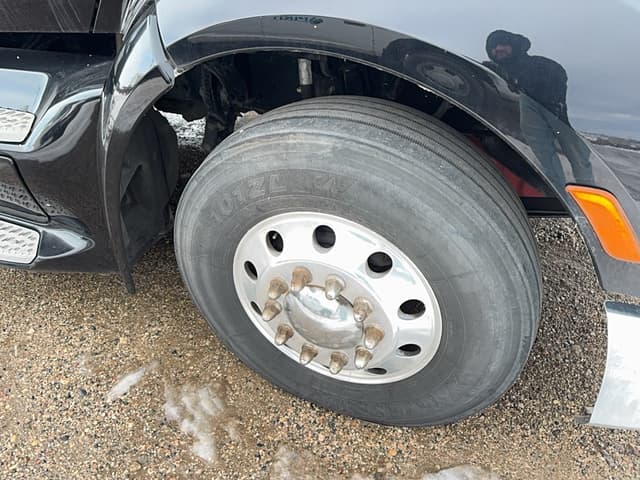 Image of Peterbilt 579 equipment image 4