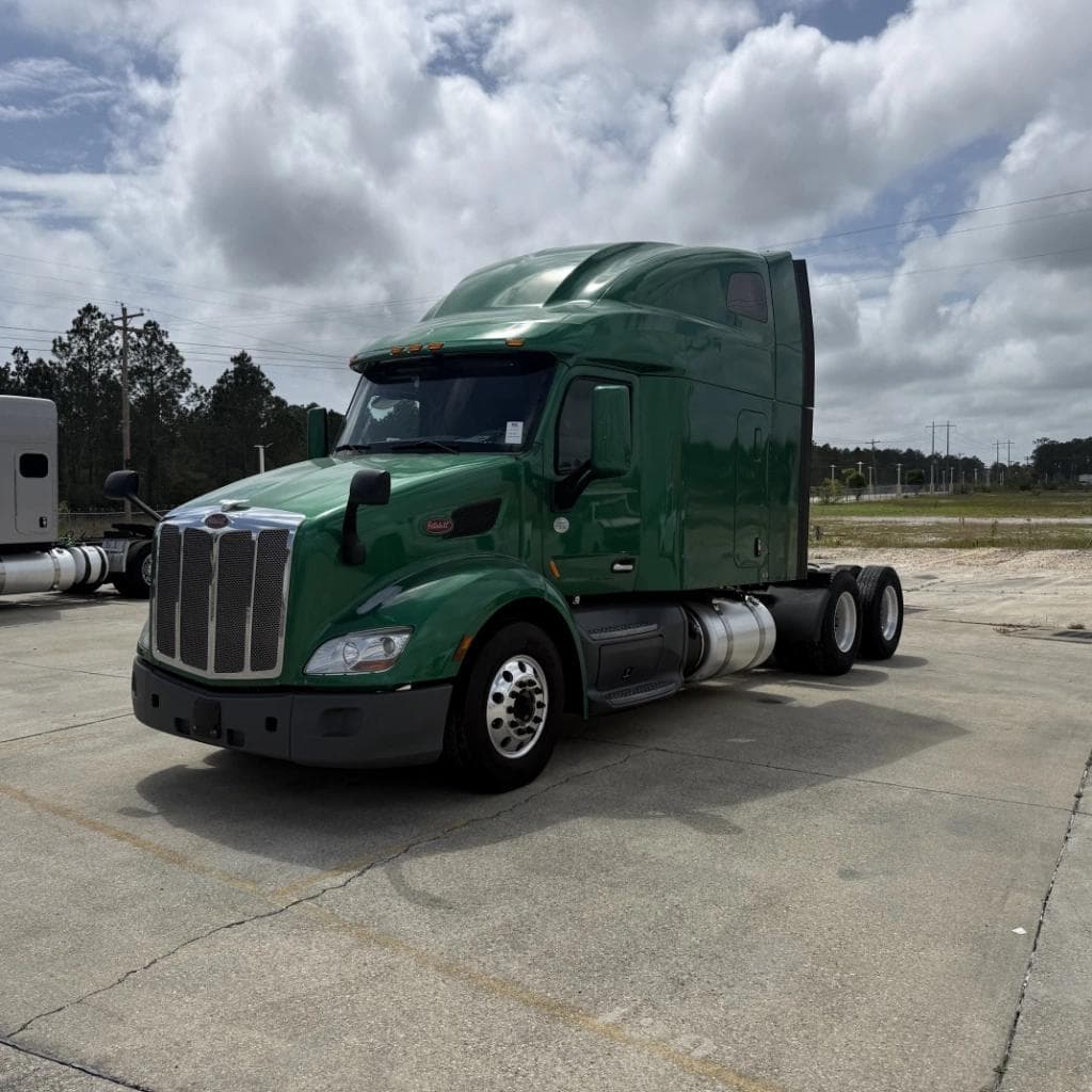 Image of Peterbilt 579 Primary image