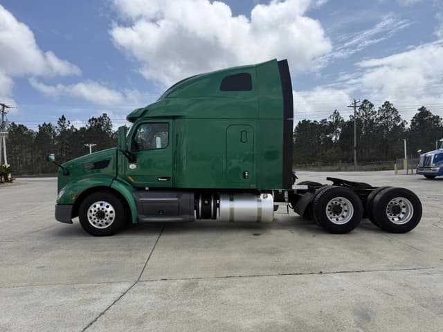 Image of Peterbilt 579 equipment image 2