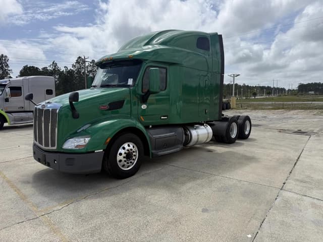 Image of Peterbilt 579 equipment image 1