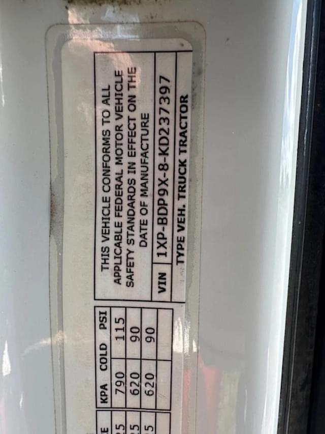 Image of Peterbilt 579 equipment image 4