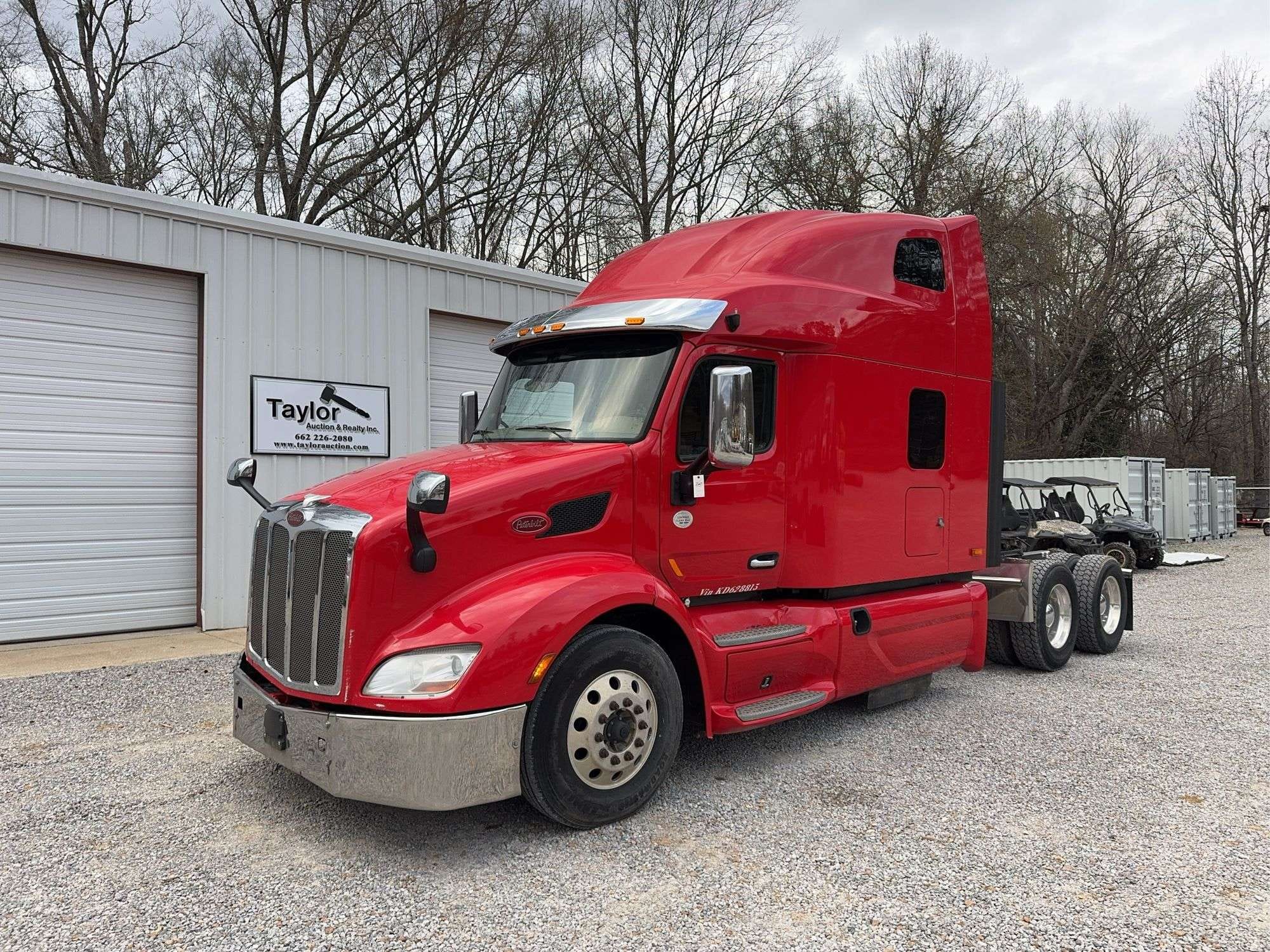 2019 Peterbilt 579 Equipment Image0