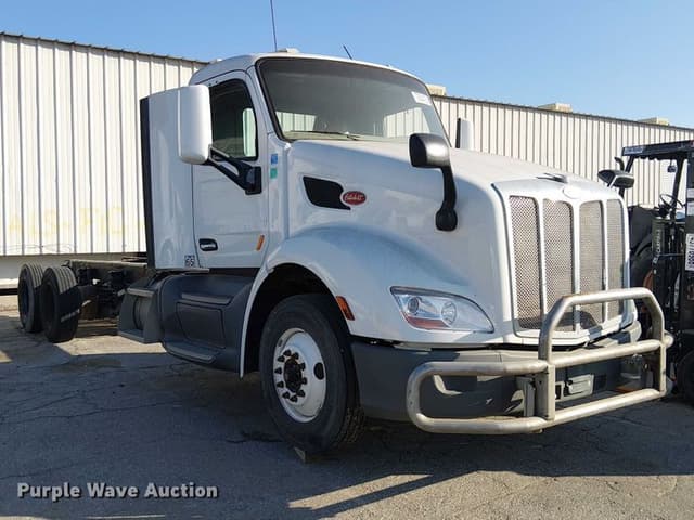 Image of Peterbilt 579 equipment image 2