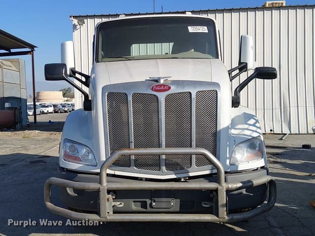 Image of Peterbilt 579 equipment image 1