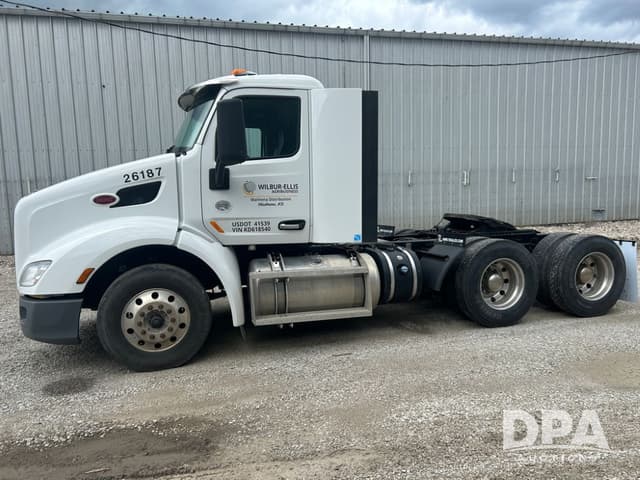 Image of Peterbilt 579 equipment image 2