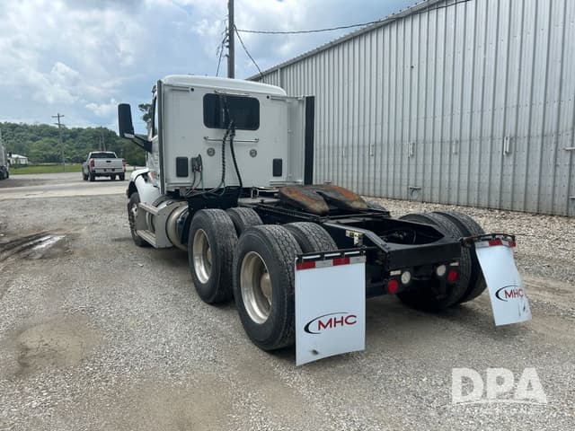 Image of Peterbilt 579 equipment image 4