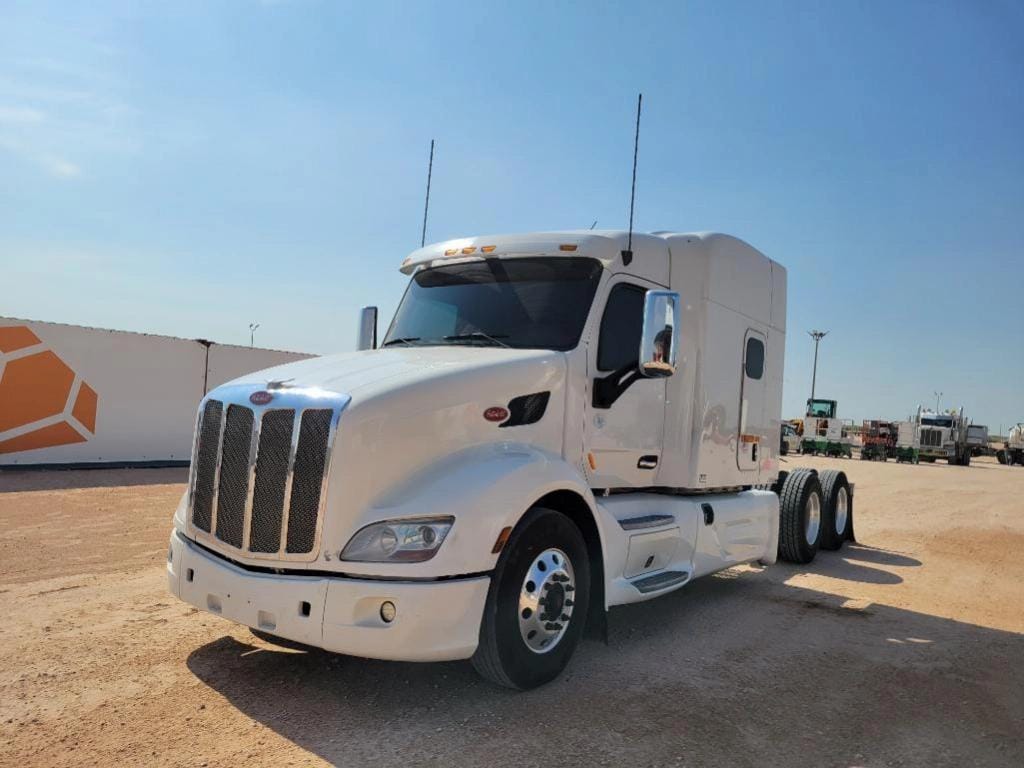2019 Peterbilt 579 Equipment Image0