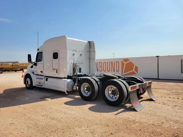Image of Peterbilt 579 equipment image 2