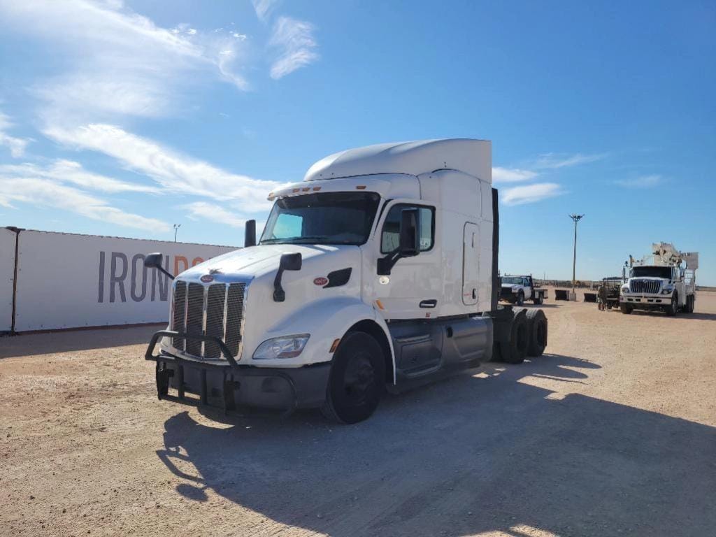 2019 Peterbilt 579 Equipment Image0