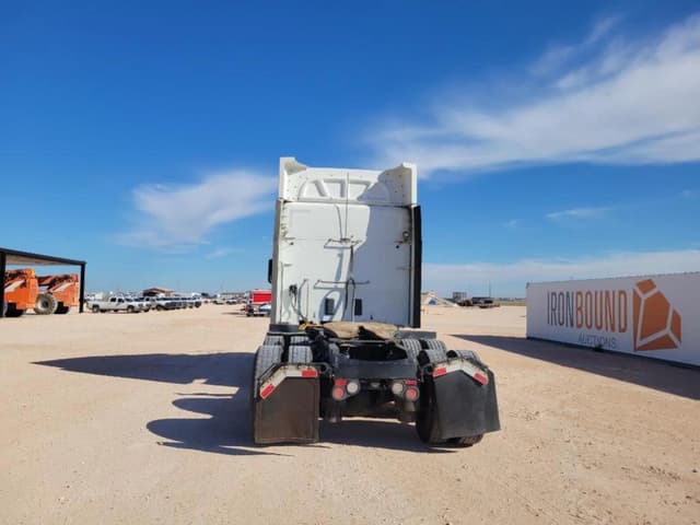 Image of Peterbilt 579 equipment image 4