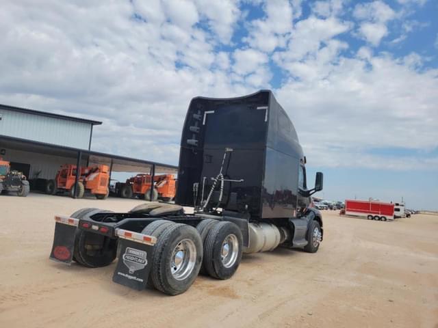 Image of Peterbilt 579 equipment image 4