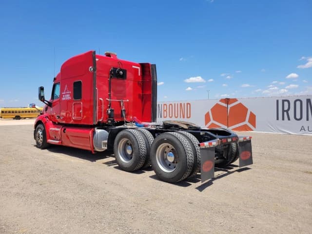 Image of Peterbilt 579 equipment image 2
