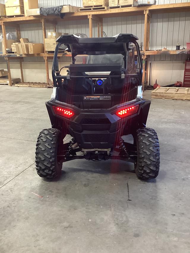 Image of Polaris RZR 900 equipment image 2