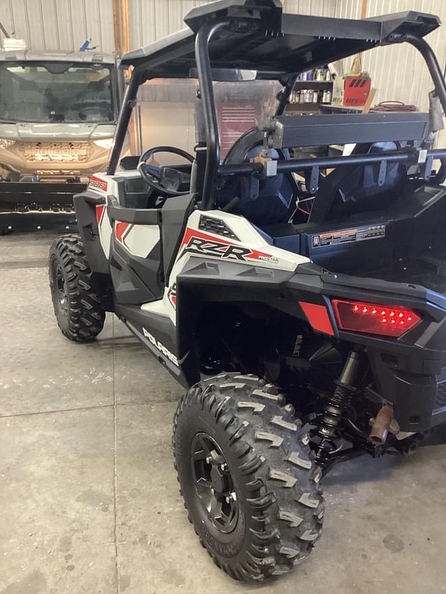 Image of Polaris RZR 900 equipment image 3