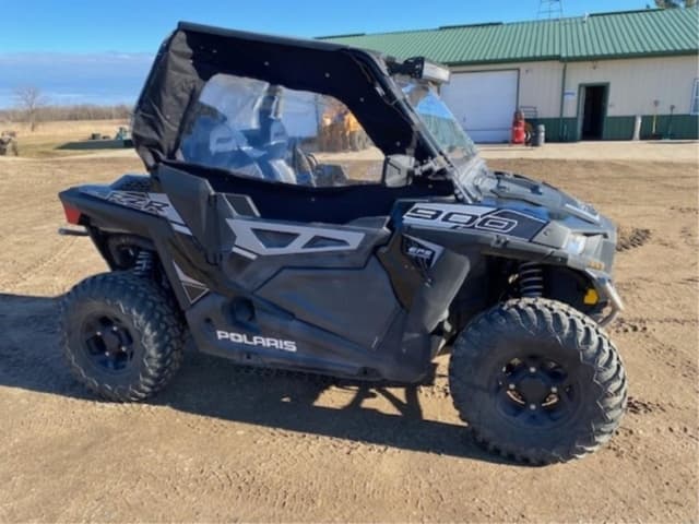 Image of Polaris RZR 900 equipment image 3
