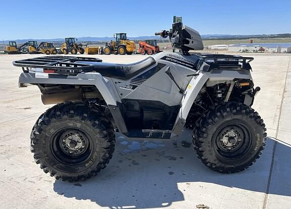 Image of Polaris Sportsman 570 equipment image 2