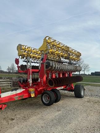 2019 Pottinger Terradisc 10001T Equipment Image0