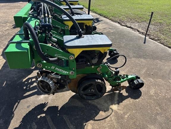 Image of John Deere 1725 equipment image 1