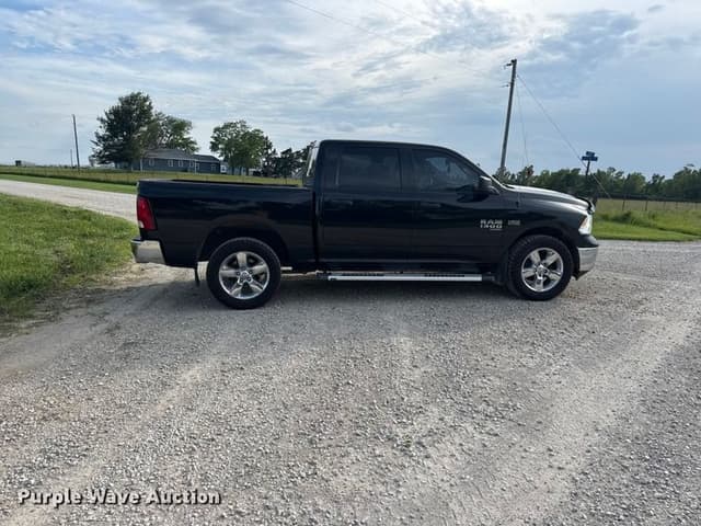 Image of Dodge Ram 1500 equipment image 3