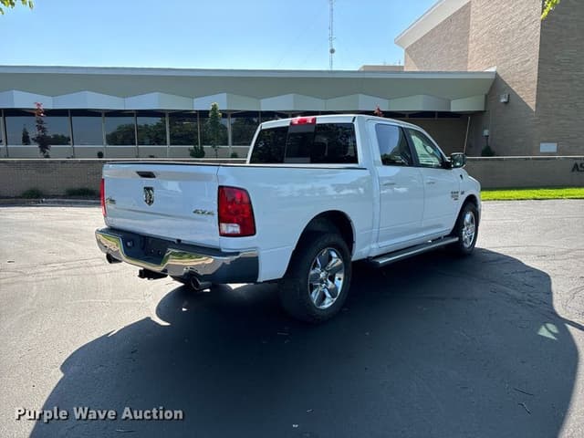 Image of Dodge Ram 1500 equipment image 4