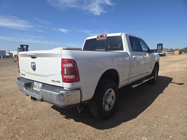 Image of Dodge Ram 2500 equipment image 2